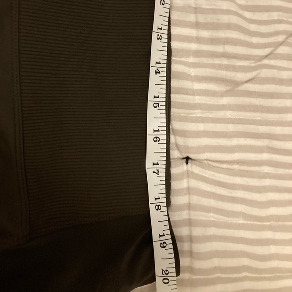 Athleta Excursion Hybrid Biker Shorts Size 2X - Picture 10 of 10